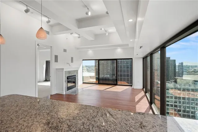 $400,000 | 1101 Walnut Street, Unit 1507, Kansas City, MO 64106