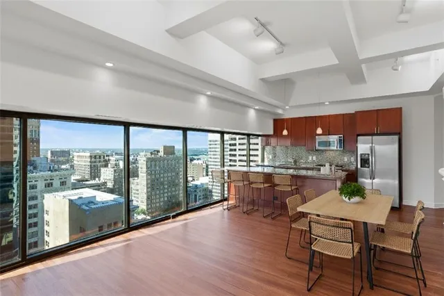 $400,000 | 1101 Walnut Street, Unit 1507, Kansas City, MO 64106