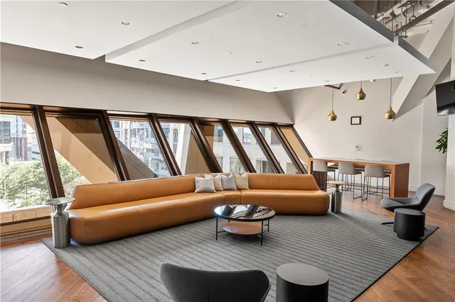 $400,000 | 1101 Walnut Street, Unit 1507, Kansas City, MO 64106