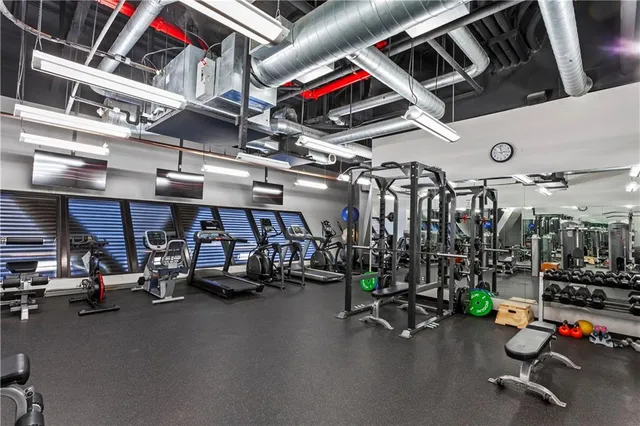 $400,000 | 1101 Walnut Street, Unit 1507, Kansas City, MO 64106