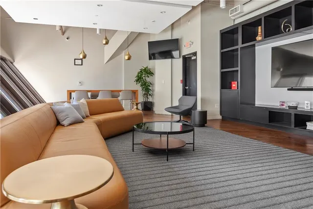 $400,000 | 1101 Walnut Street, Unit 1507, Kansas City, MO 64106