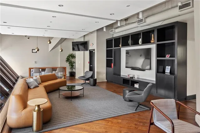 $400,000 | 1101 Walnut Street, Unit 1507, Kansas City, MO 64106