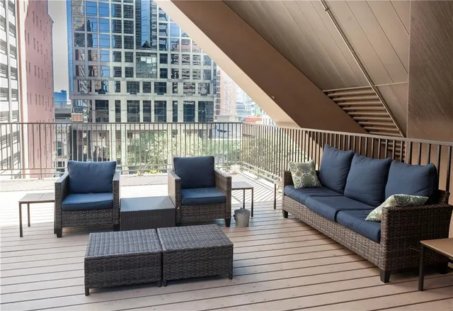 $400,000 | 1101 Walnut Street, Unit 1507, Kansas City, MO 64106