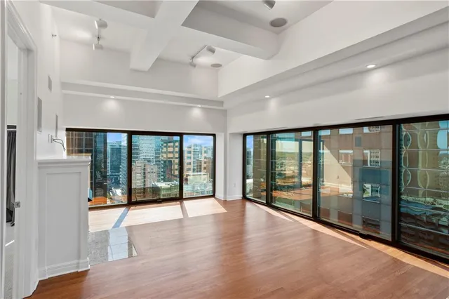 $400,000 | 1101 Walnut Street, Unit 1507, Kansas City, MO 64106