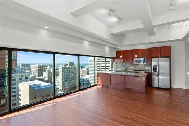 $400,000 | 1101 Walnut Street, Unit 1507, Kansas City, MO 64106