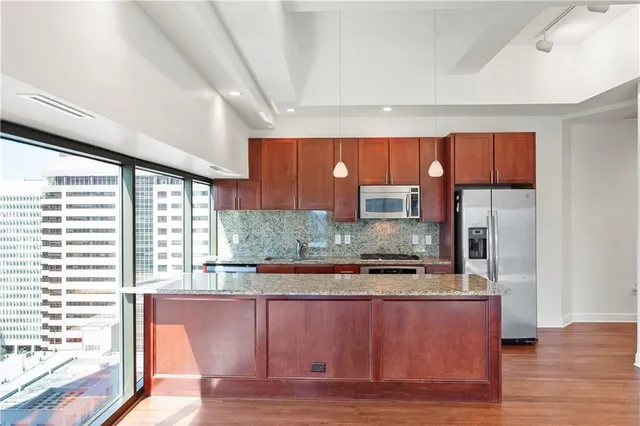 $400,000 | 1101 Walnut Street, Unit 1507, Kansas City, MO 64106