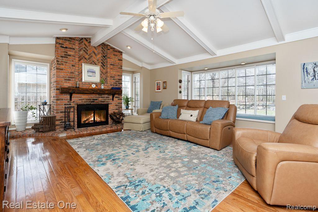 410 Lake Forest Road Rochester Hills, MI 48309 - Photo 26 of 75