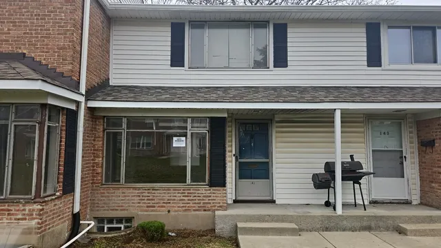$54,900 | 141 Hemlock Street, Park Forest, IL 60466