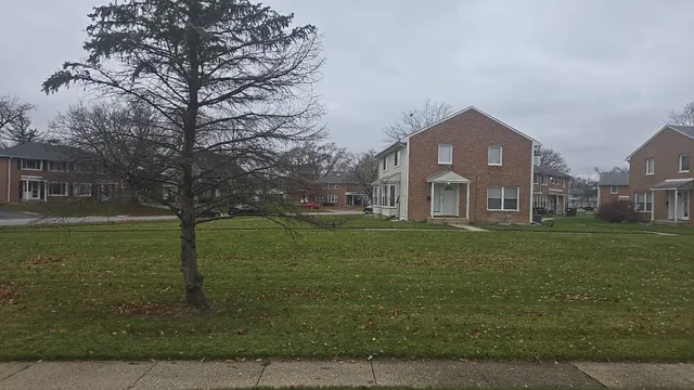 $54,900 | 141 Hemlock Street, Park Forest, IL 60466