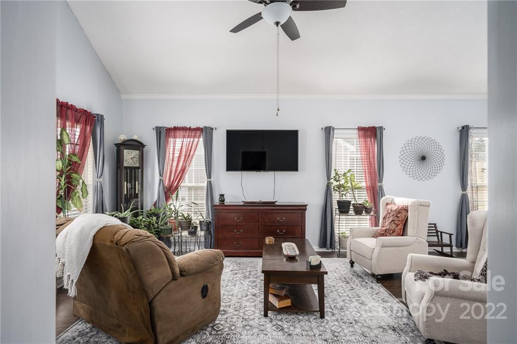 163 Trillium Road Columbia, SC 29229 - Photo 6 of 22 a living room with furniture and a flat screen tv