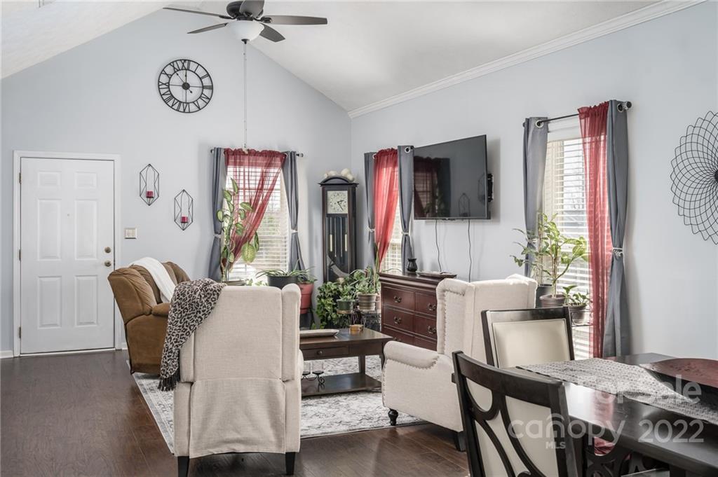 163 Trillium Road Columbia, SC 29229 - Photo 7 of 22 a living room with furniture and a flat screen tv