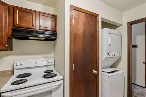 $155,000 | 5200 South Tuckaway Boulevard, Unit 107A, Greenfield, WI 53221