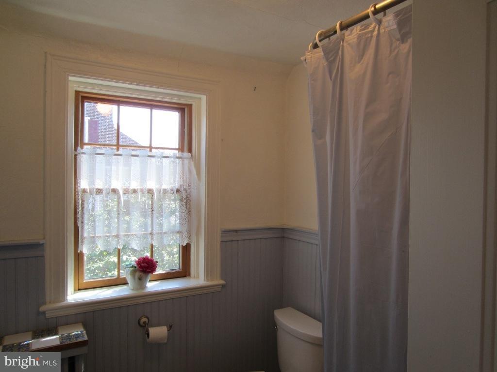 1305 Hillcrest Road Lancaster, PA 17603 - Photo 17 of 33 Gallery Image 17
