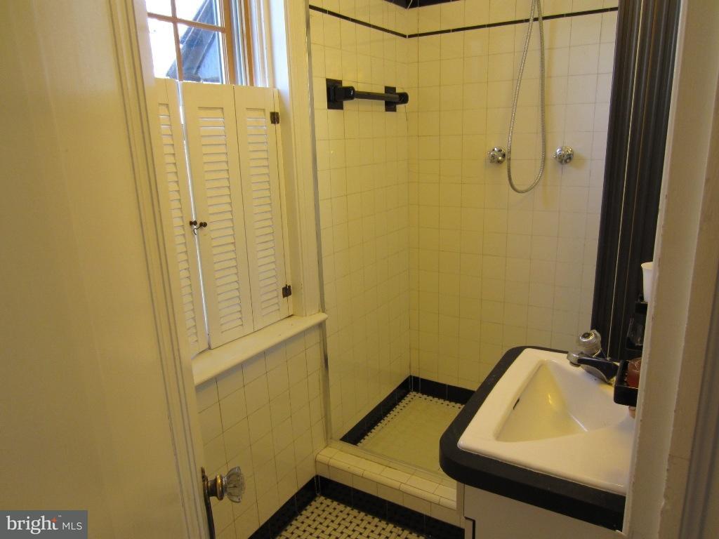 1305 Hillcrest Road Lancaster, PA 17603 - Photo 25 of 33 Gallery Image 25