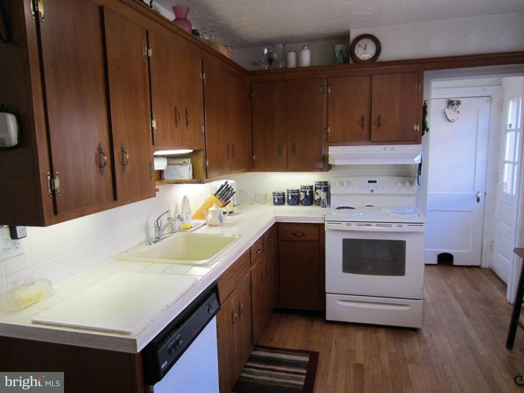 1305 Hillcrest Road Lancaster, PA 17603 - Photo 10 of 33 Gallery Image 10