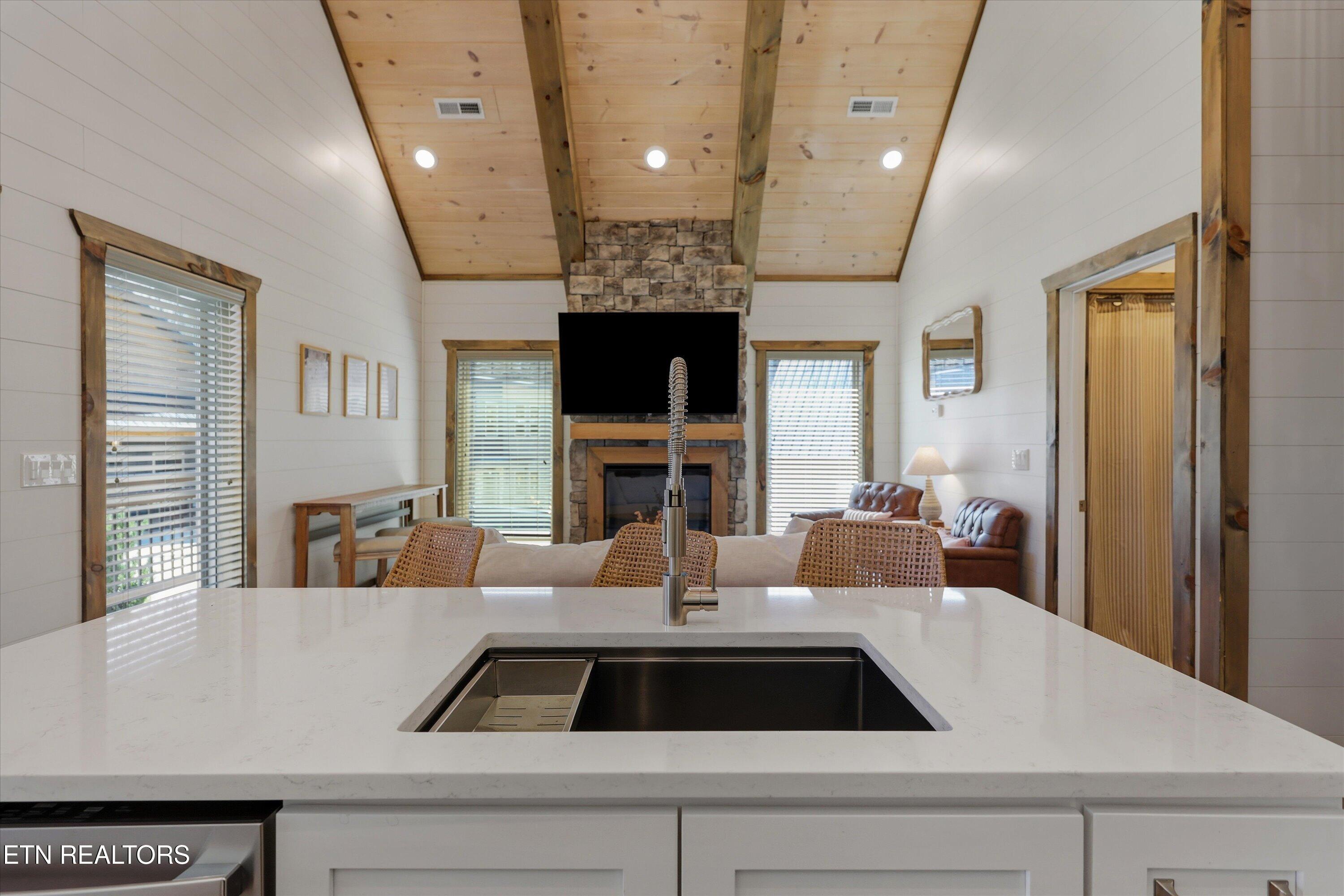 591 Warbonnet Way Pigeon Forge, TN 37863 - Photo 13 of 44 Stylish Kitchen Island