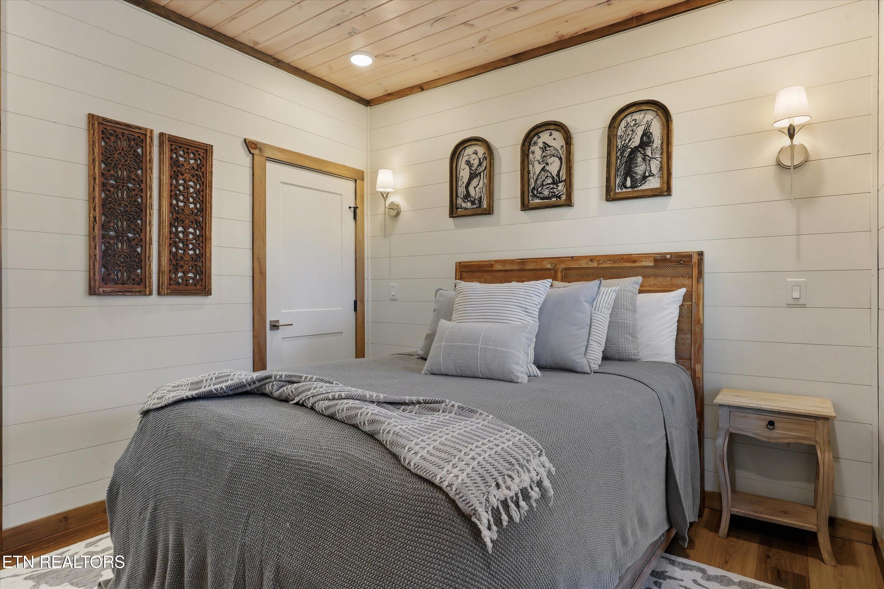 591 Warbonnet Way Pigeon Forge, TN 37863 - Photo 18 of 44 Master Suite on Main Level