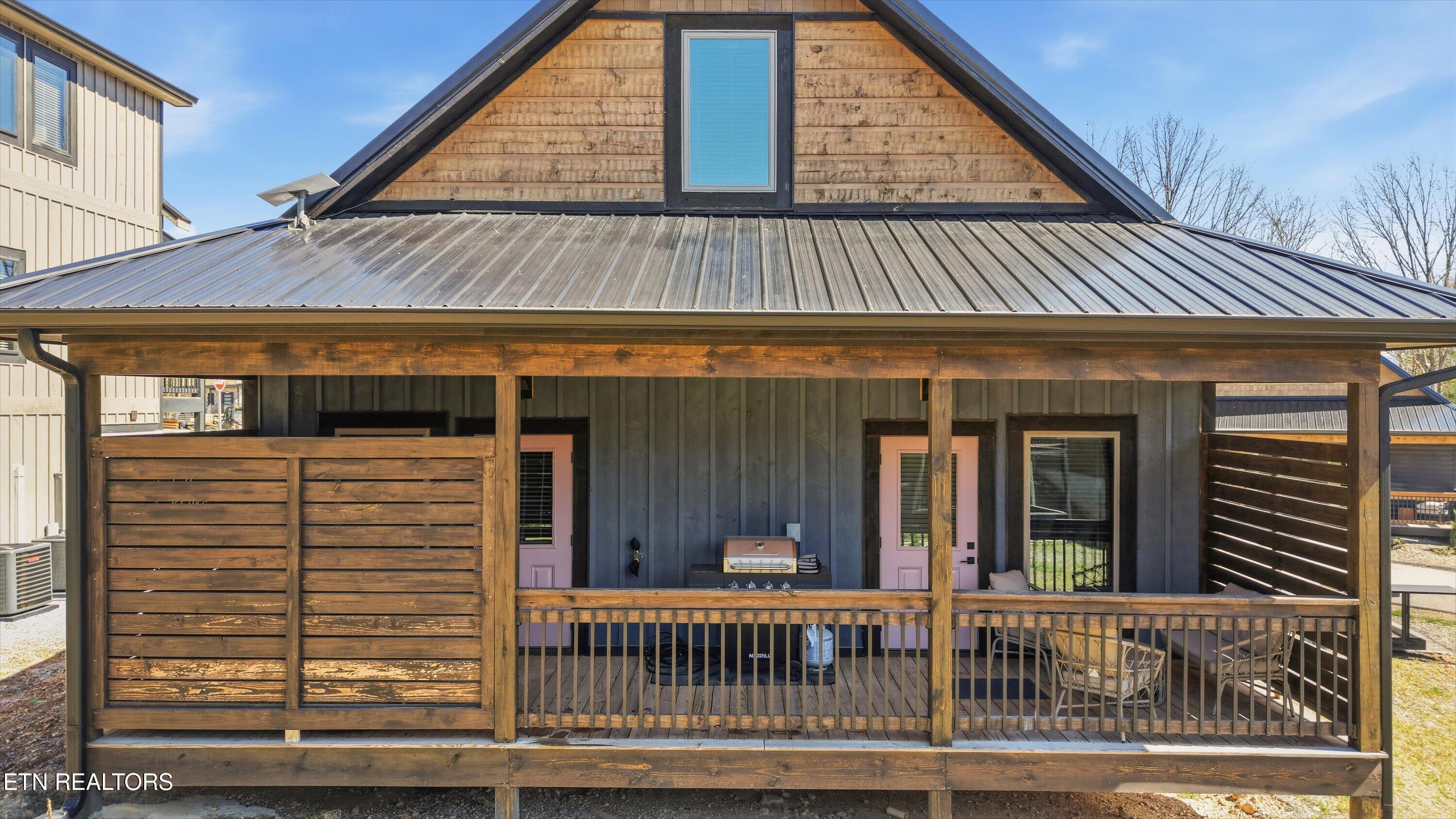 591 Warbonnet Way Pigeon Forge, TN 37863 - Photo 33 of 44 Rear Exterior