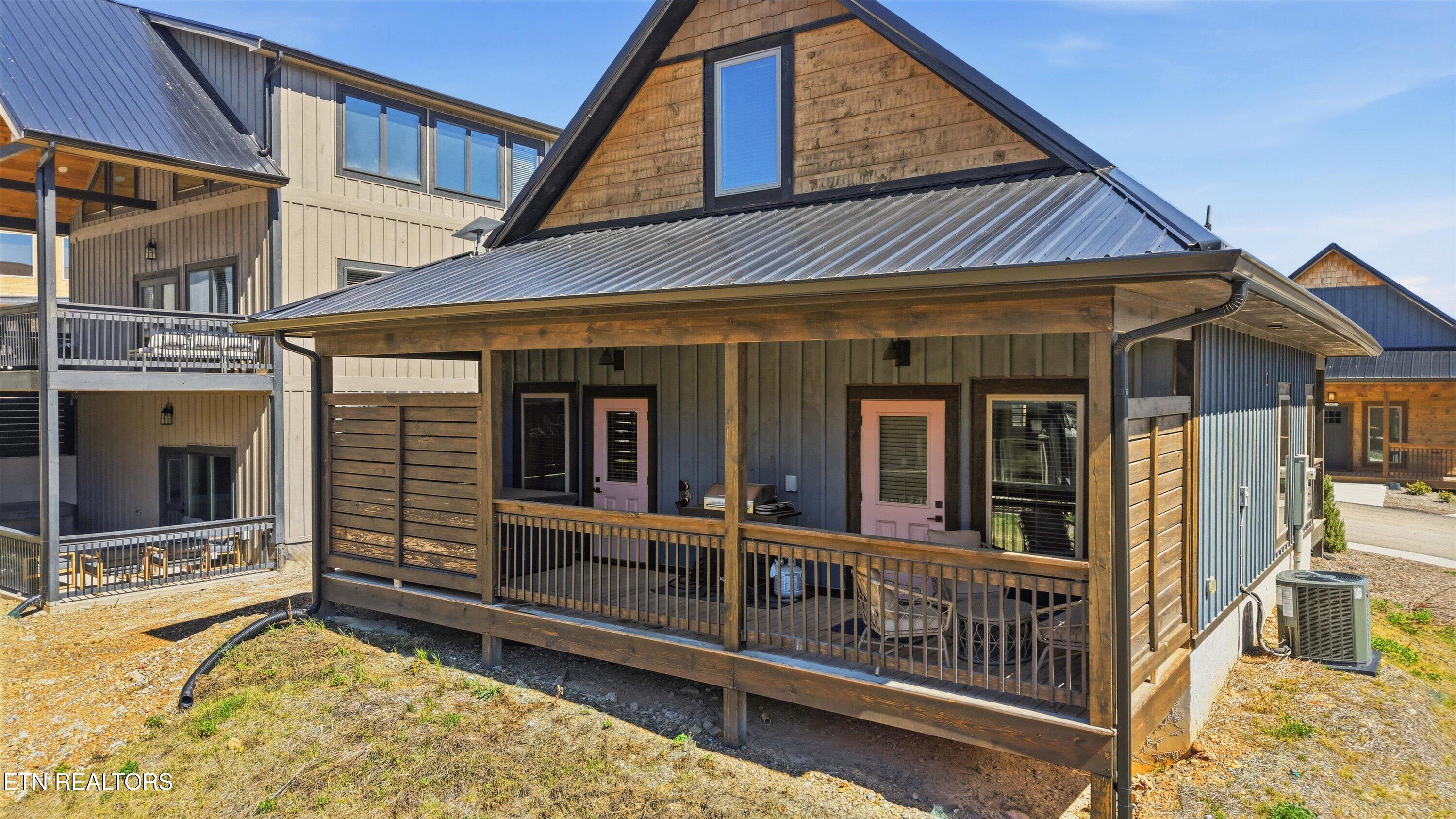 591 Warbonnet Way Pigeon Forge, TN 37863 - Photo 34 of 44 Rear Exterior