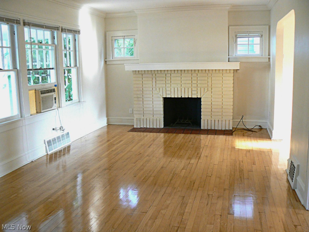 1140 Quilliams Road Cleveland, OH 44121 - Photo 2 of 11