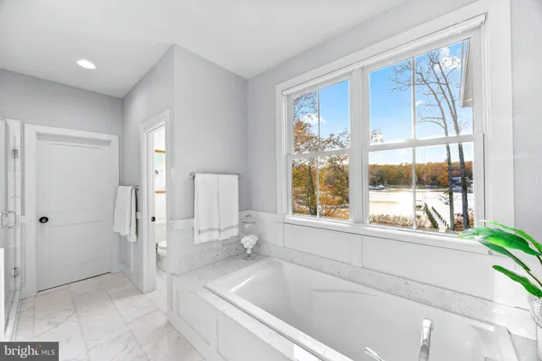 $3,495,000 | 90 East Lake Drive, Annapolis, MD 21403