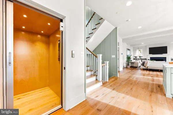 $3,495,000 | 90 East Lake Drive, Annapolis, MD 21403