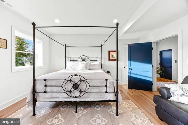 $3,495,000 | 90 East Lake Drive, Annapolis, MD 21403
