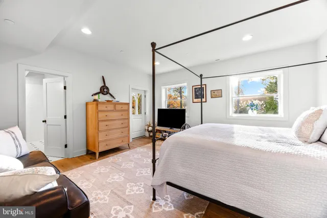 $3,795,000 | 90 East Lake Drive, Annapolis, MD 21403