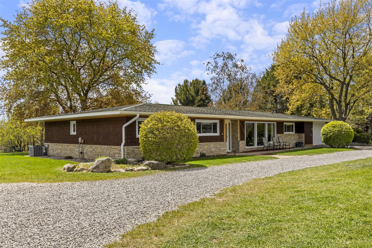 6039 Mick Road Benzonia, MI 49616 - Photo 18 of 62