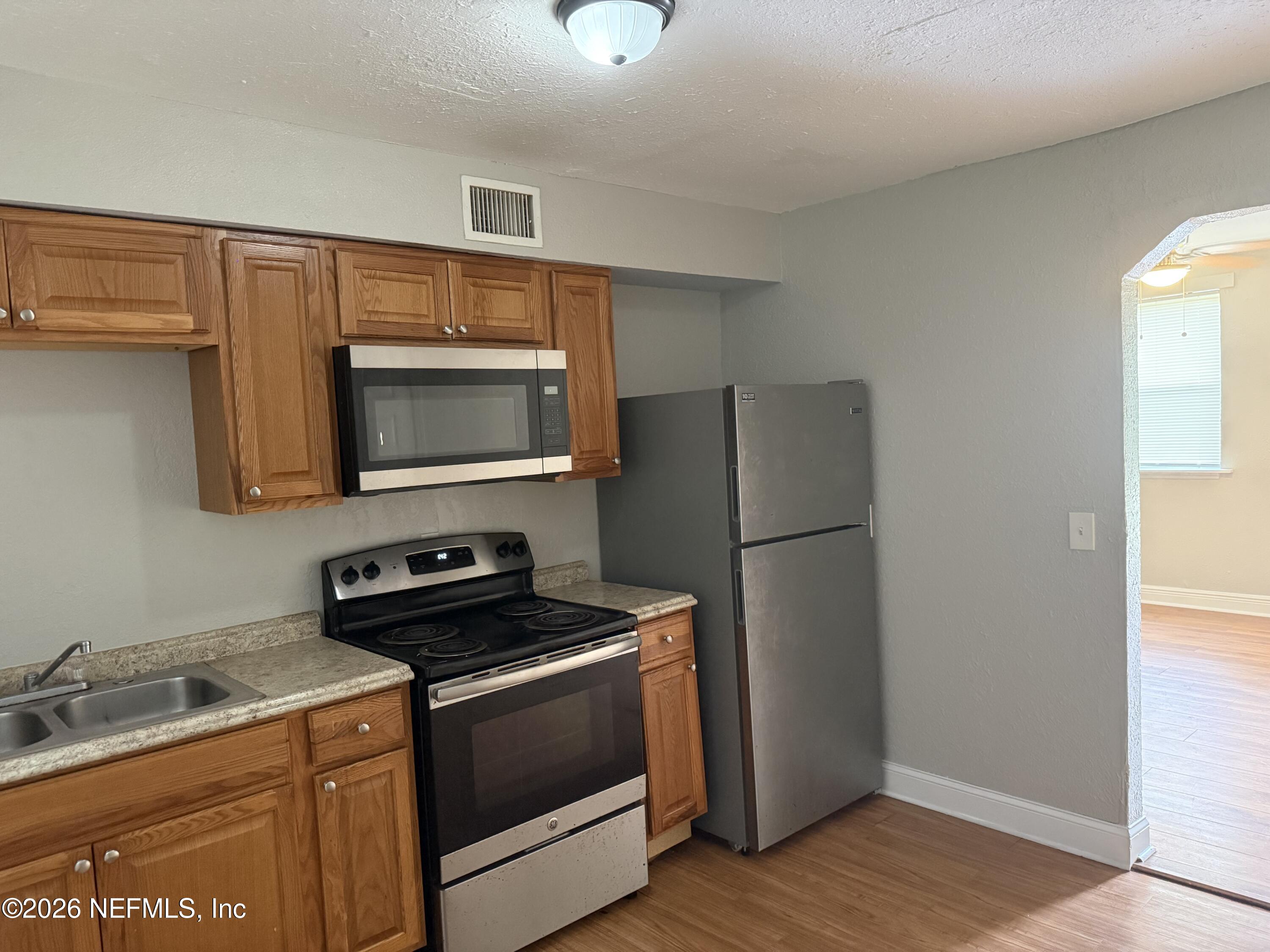 2036 Inwood Terrace, Unit B Jacksonville, FL 32207 - Photo 7 of 20 IMG_5856