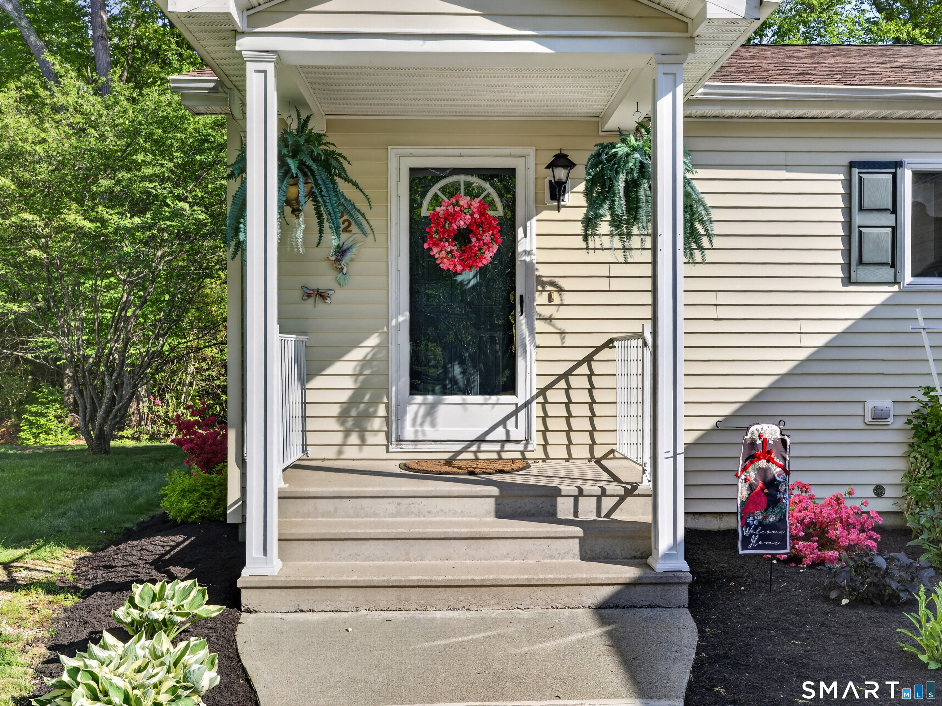 32 Indian Hill Road Montville, CT 06382 - Photo 4 of 39