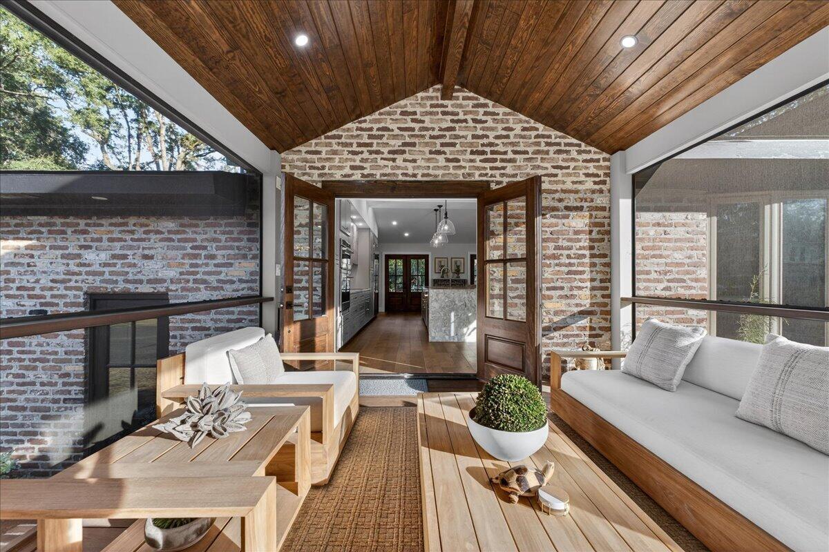 517 Pelzer Drive Mount Pleasant, SC 29464 - Photo 11 of 50 Screened in porch