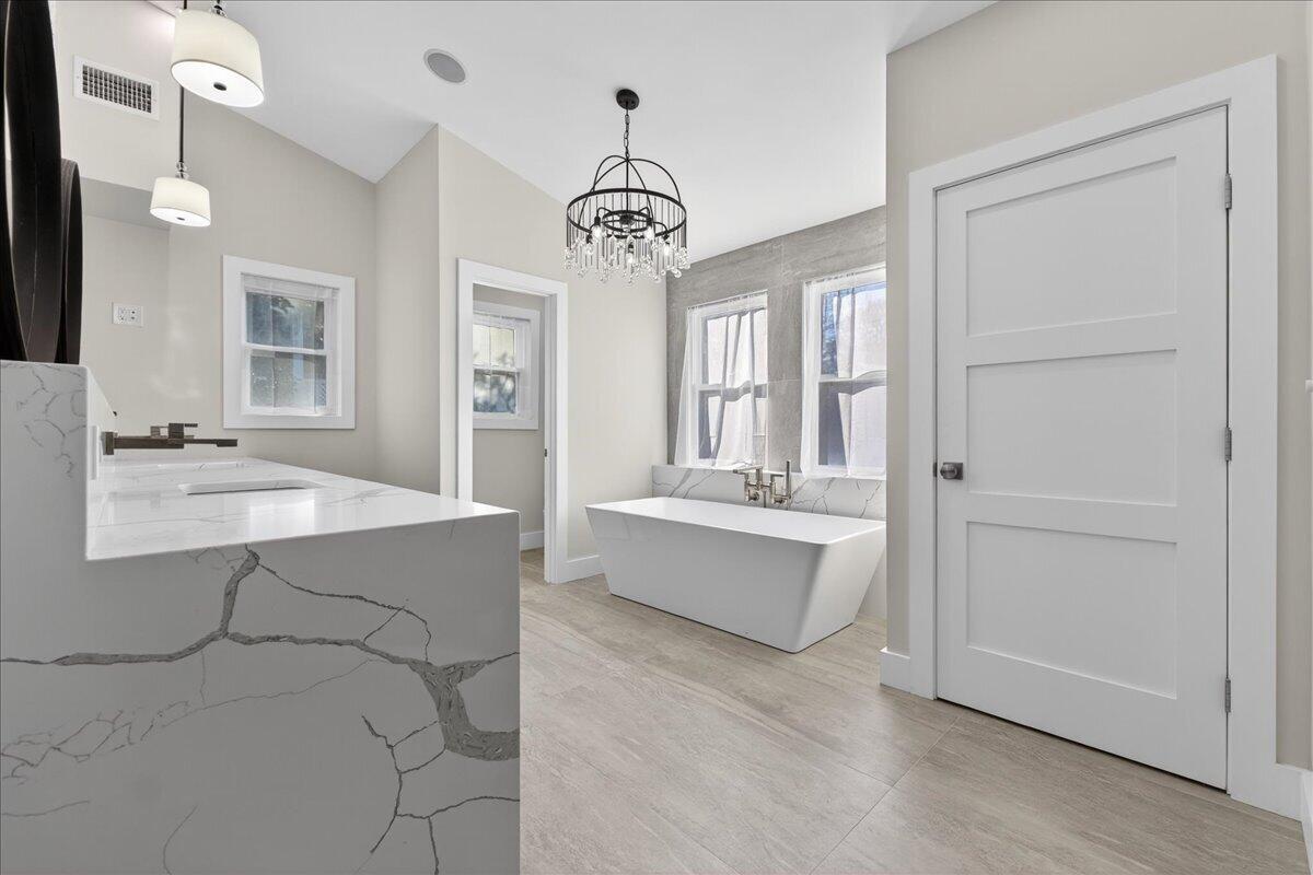 517 Pelzer Drive Mount Pleasant, SC 29464 - Photo 21 of 50 Primary Bath