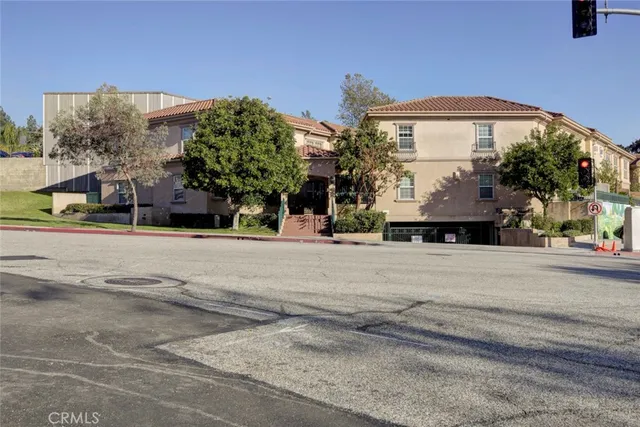 $999,899 | 3974 Pennsylvania Avenue, Unit 112, La Crescenta, CA 91214