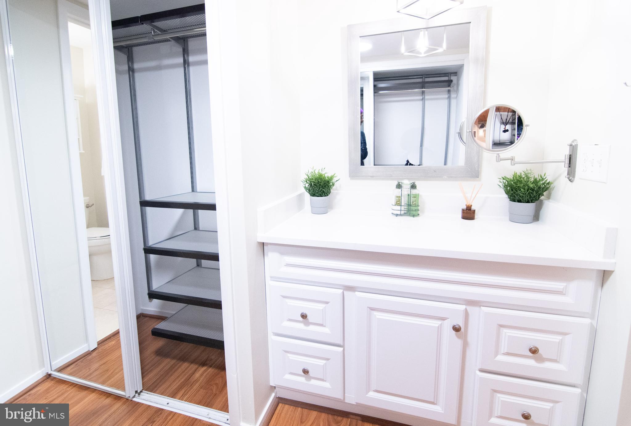 2007 Winged Foot Court Reston, VA 20191 - Photo 23 of 50 Primary ensuite