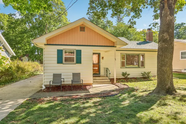 $375,000 | 49 Stam Street, Williams Bay, WI 53191