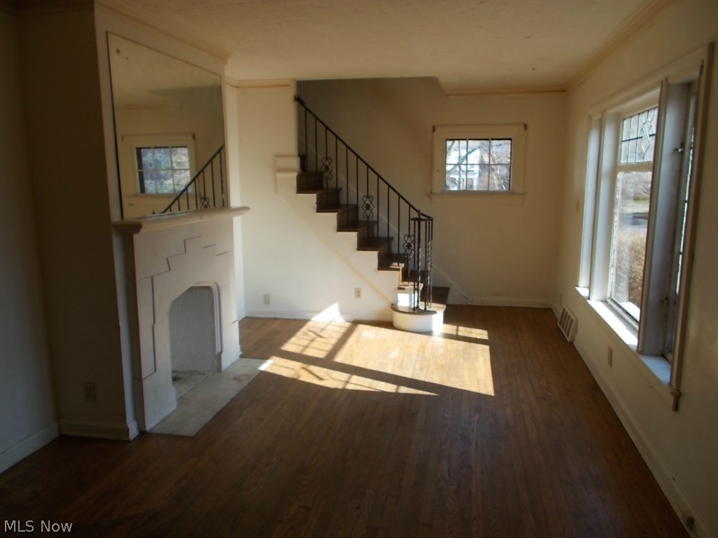 1200 Pomona Road Cleveland, OH 44121 - Photo 3 of 14
