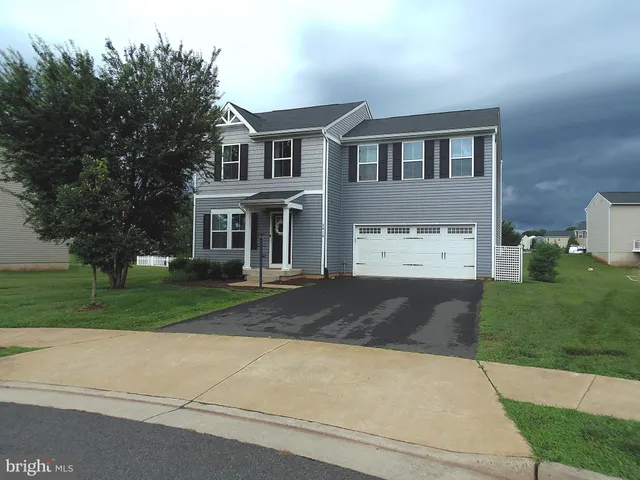 front view of house with a yard