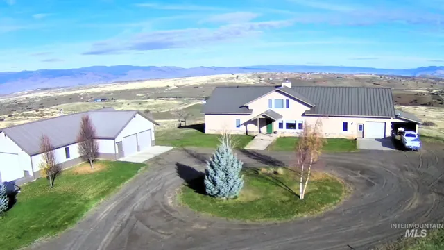 $1,600,000 | 2195 Kilborn Lane, Mesa, ID 83643