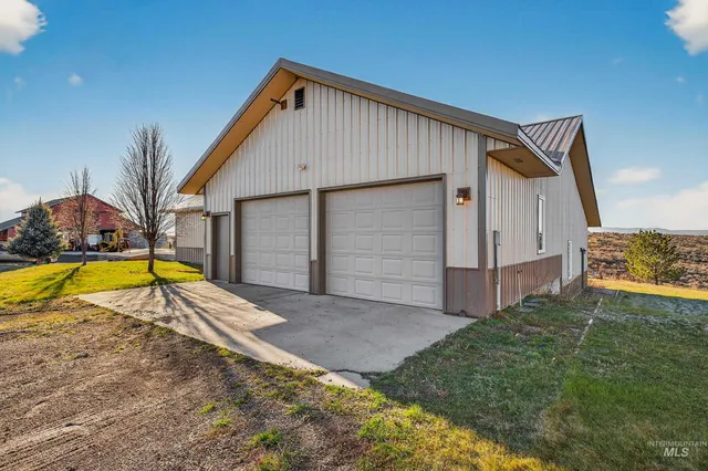 $1,600,000 | 2195 Kilborn Lane, Mesa, ID 83643