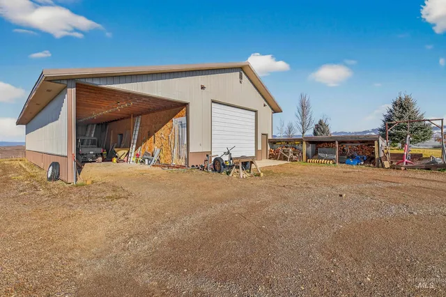 $1,600,000 | 2195 Kilborn Lane, Mesa, ID 83643