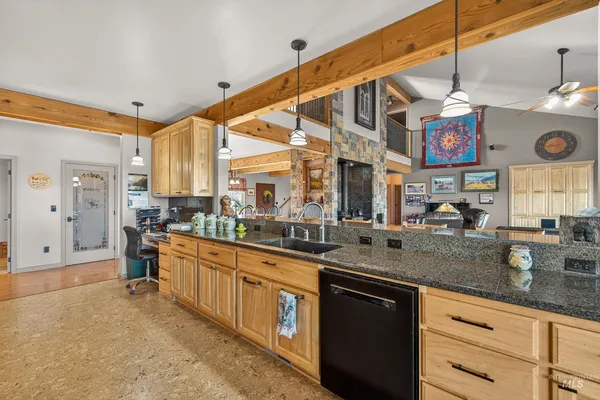 $1,600,000 | 2195 Kilborn Lane, Mesa, ID 83643