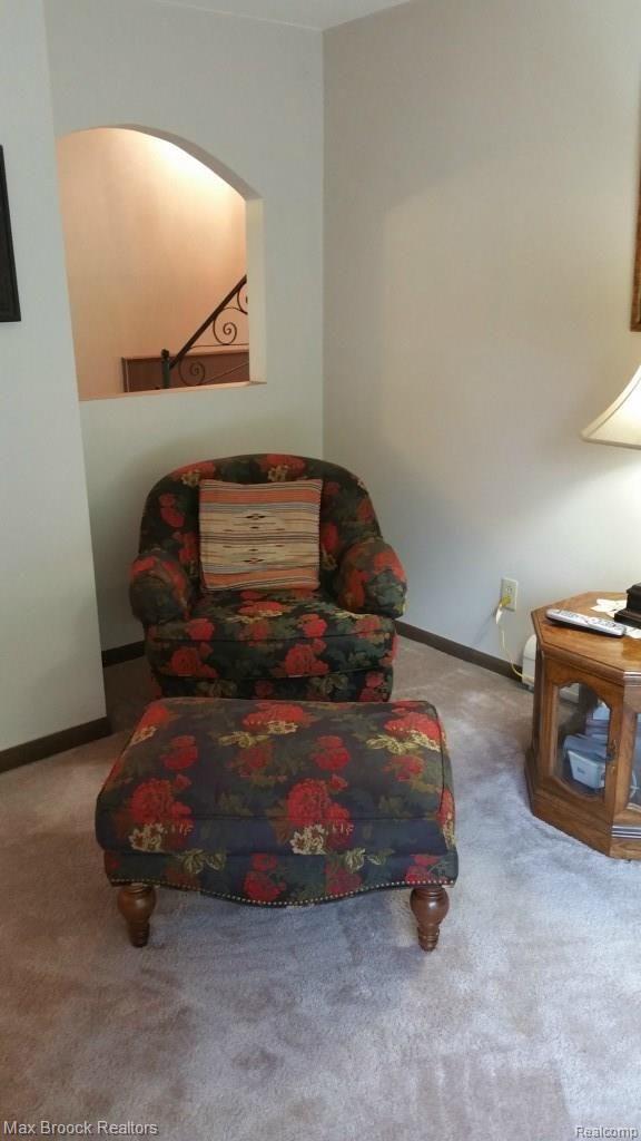 734 Lynndale Drive Rochester, MI 48309 - Photo 14 of 37 20150519_151852.jpg