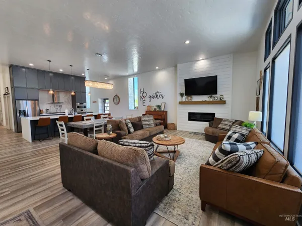 $695,000 | 150 West Main Street, Oakley, ID 83346