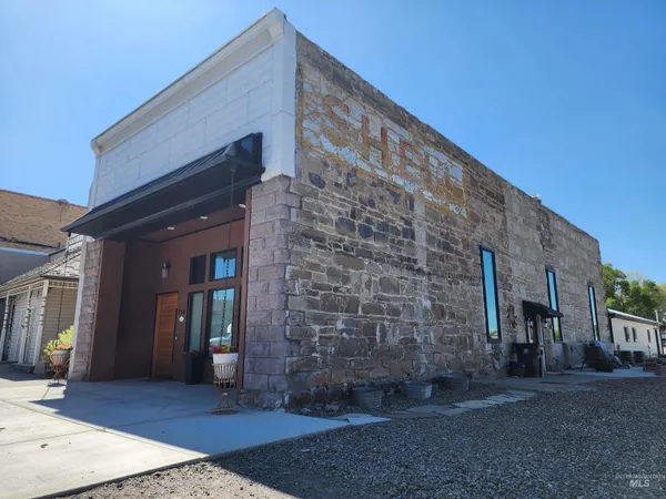 $695,000 | 150 West Main Street, Oakley, ID 83346