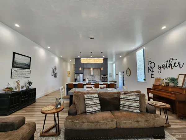 $695,000 | 150 West Main Street, Oakley, ID 83346