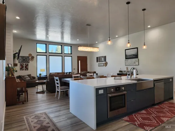 $695,000 | 150 West Main Street, Oakley, ID 83346