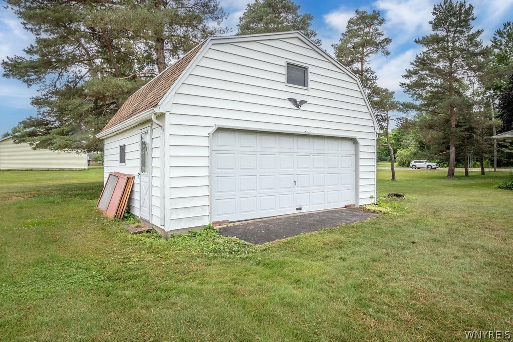10413 Erie Road Brant, NY 14081 - Photo 6 of 33 Large Barn behind house