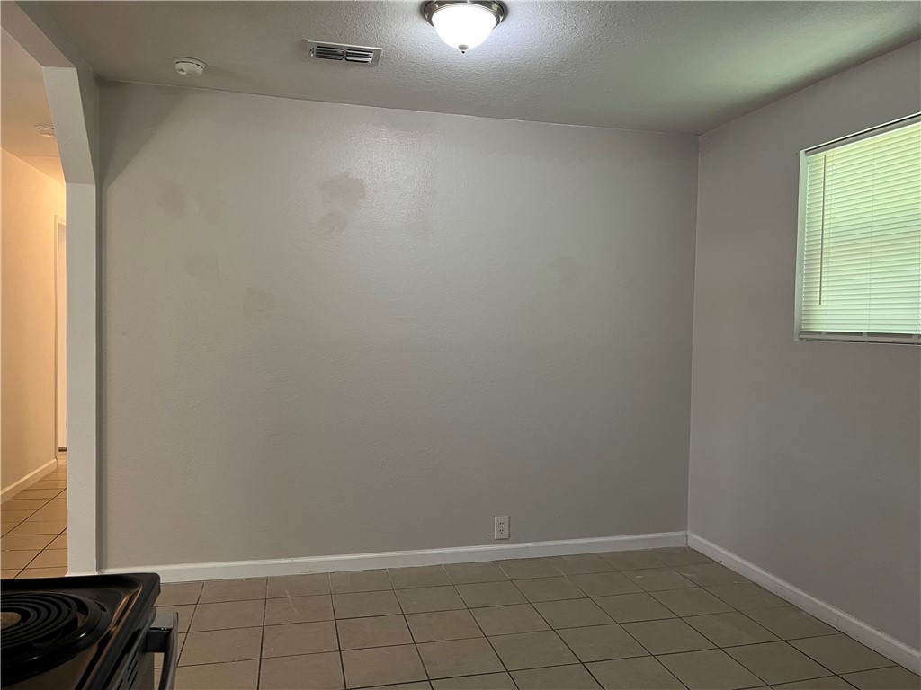 629 Lopez Street Taft, TX 78390 - Photo 8 of 22 a view of room