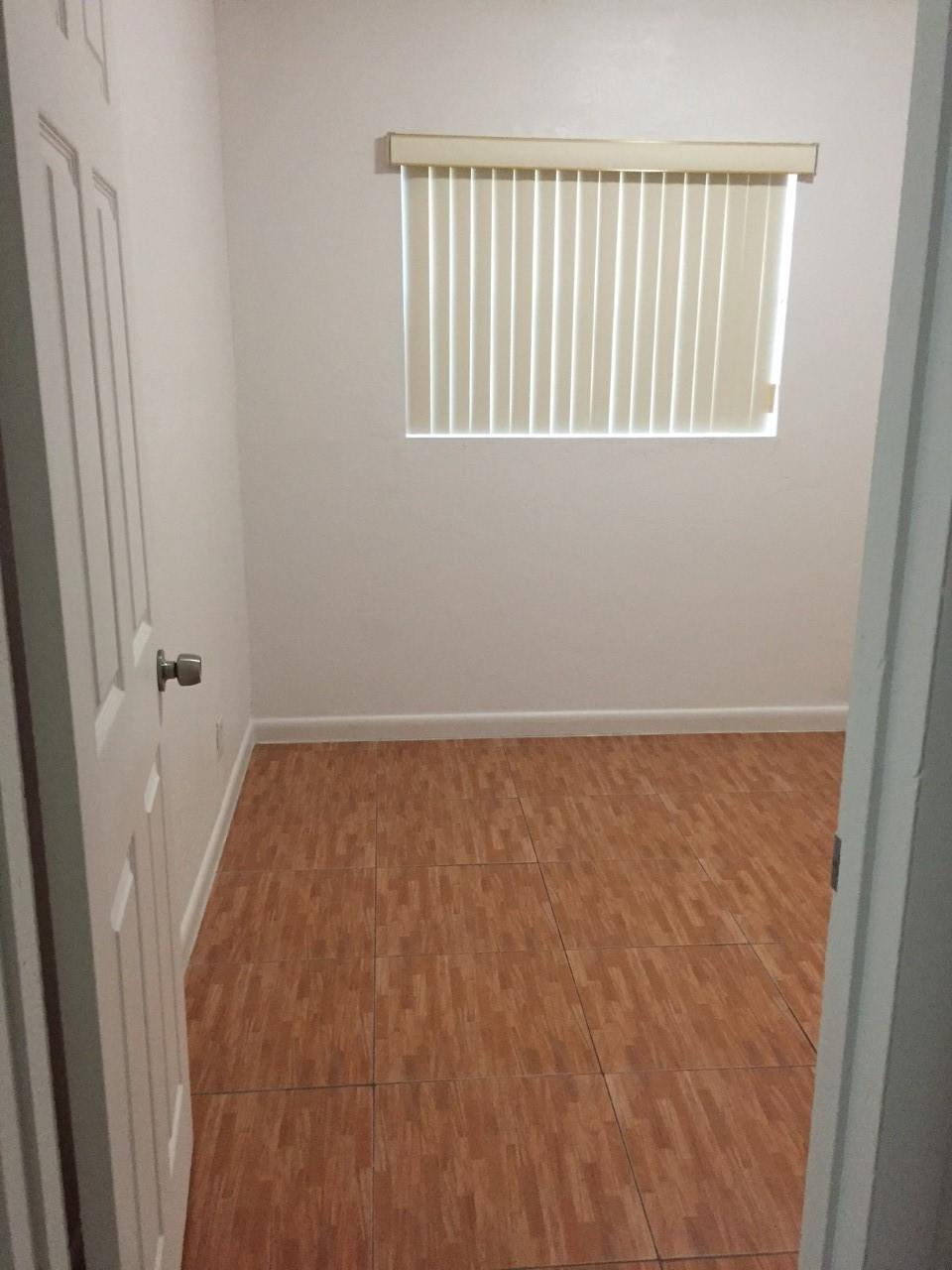 1161 West 24th Street Riviera Beach, FL 33404 - Photo 7 of 10 Room